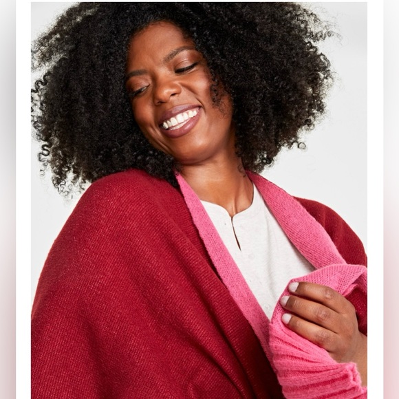 NWT 34th versatile reversible layering topper wrap, - Picture 4 of 4